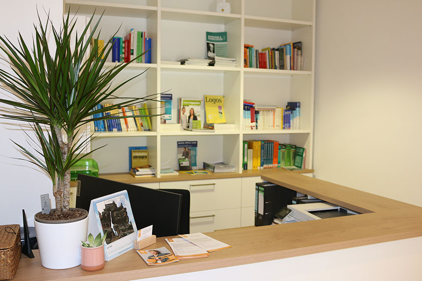 Patientinnen und Patienten können in der Lehrpraxis logopädische und physiotherapeutische Behandlungen in Anspruch nehmen.