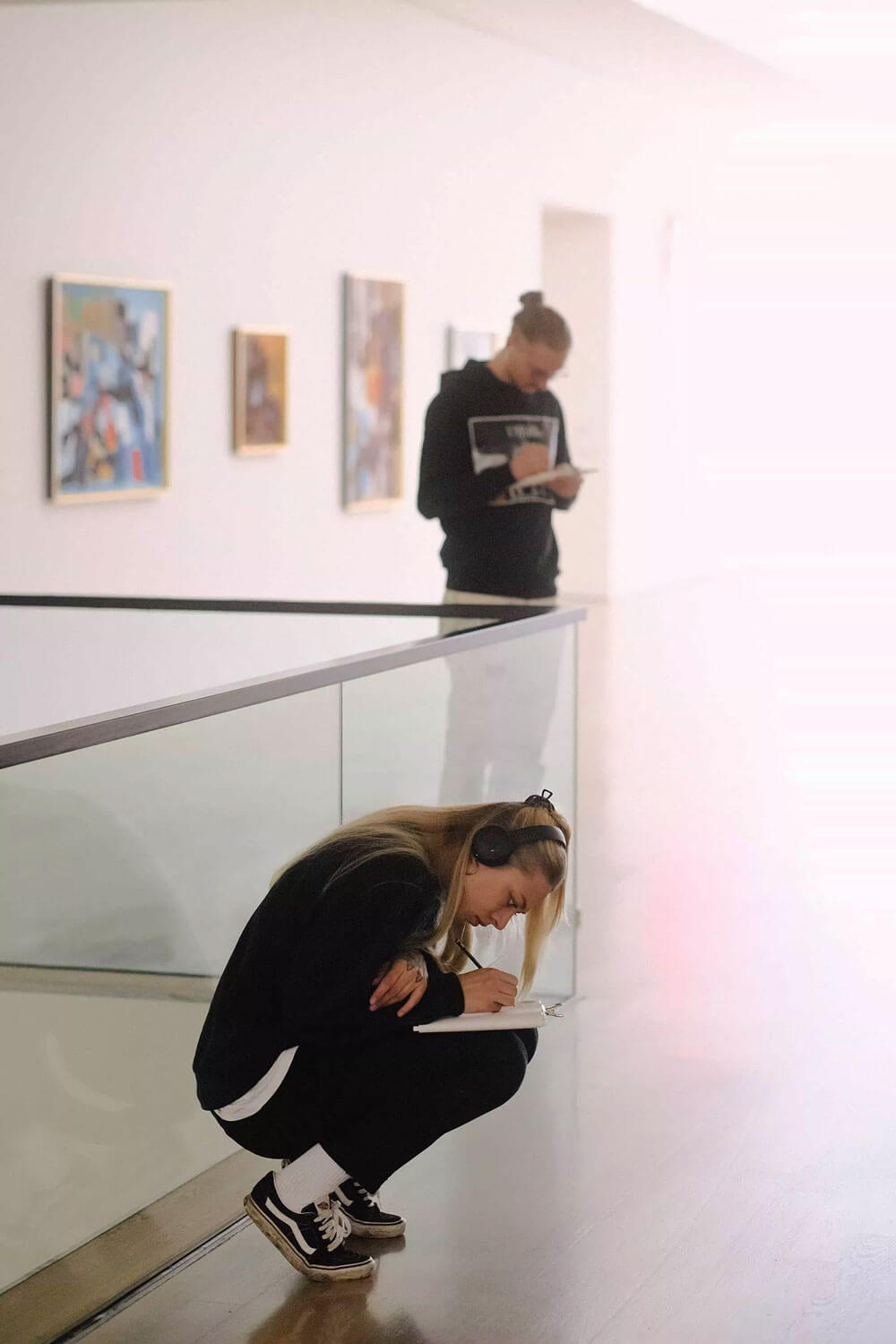 Beim Nutzer:innentest im Kunstmuseum: Der Prototyp des Playbooks kommt unter möglichst realen Bedingungen das erste Mal zum Einsatz.