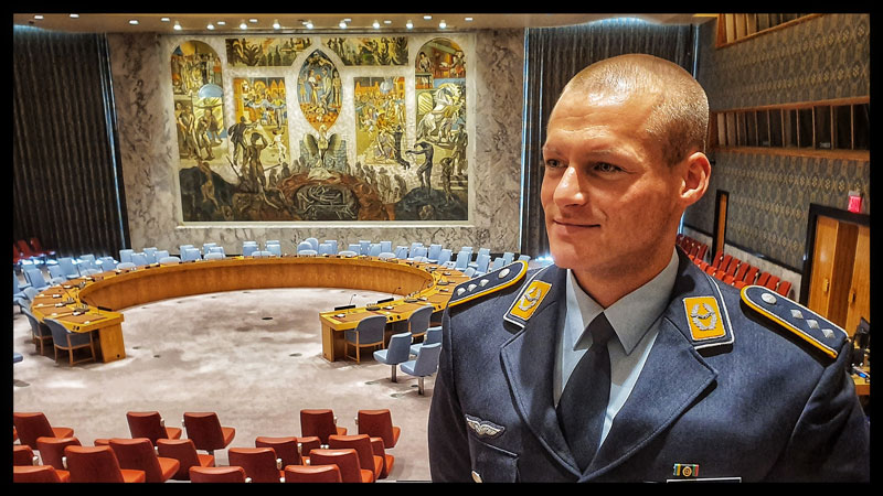 Elf Jahre Bundeswehr: Als Offizier im UN-Sicherheitsrat-Saal sammelte ich Führungserfahrung für kommende soziale Projekte.