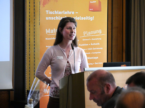 Karina Michaelis präsentiert Praxisbeispiele