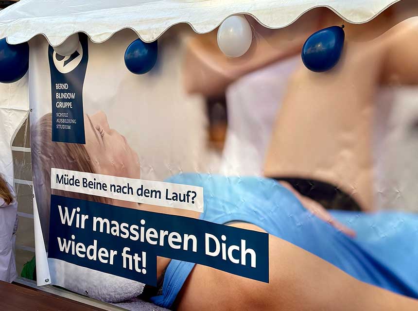 Im Massagezelt waren die Läufer:innen nach dem Rennen bestens aufgehoben.