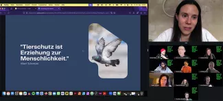 Kick-off des Projektes mit "Stadttauben Frankfurt e. V.". Screenshot einer Online-Veranstaltung zur Eröffnung des Social Design-Projekts der DIPLOMA Hochschule mit dem Stadttaubenprojekt Frankfurt, mit einem Zitat von Albert Schweitzer und Porträts der Teilnehmenden.