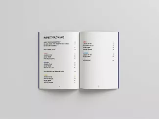 Aufgeschlagenes Buch mit Inhaltsverzeichnis