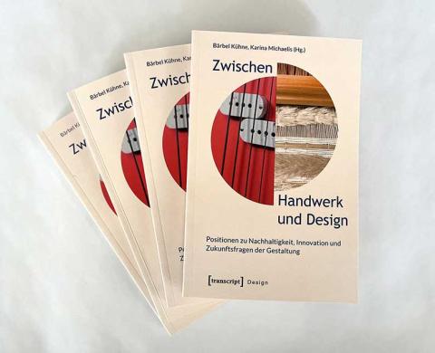Buchcover: Zwischen Handwerk und Design