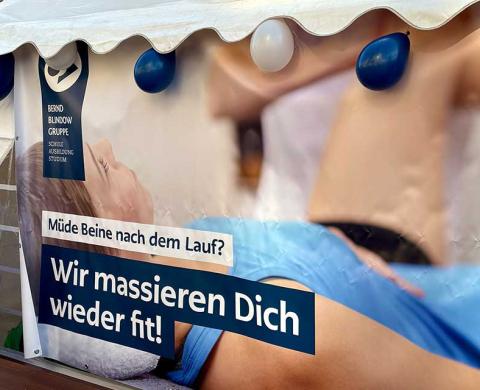 Massagezelt der Bernd Blindow Gruppe beim Schlossparklauf in Bückeburg